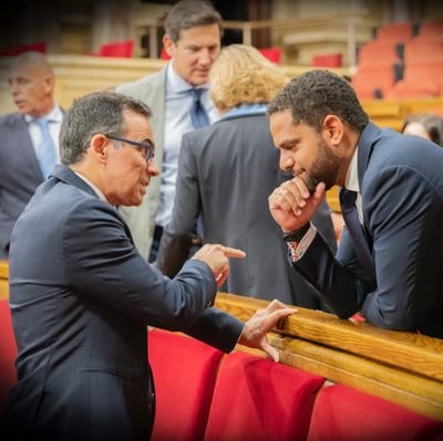 ManuelAcosta69's profile picture. Diputado del @parlamentcat por @vox_barcelona 📚Doctor en filología hispánica 👨‍👩‍👧‍👦Padre de familia numerosa ✝️Católico 💚Apasionado por #Sentmenat