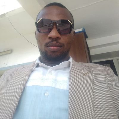 homme politique 
cadre et animateur au sein de l'udps/tshisekedi.
président de la ligue des jeunes/matete.