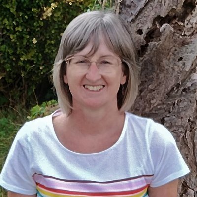 Freelance proofreader and writer, major Gloucester Rugby fan