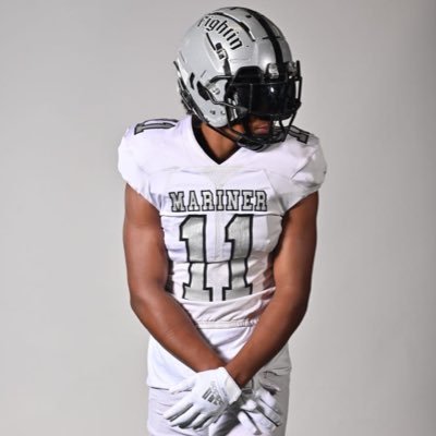 c/o '24 🔱🖤| Mariner High School ⚪️⚫️ | 6' 3ft 215lb | 5.12 weighted 3.98 unweighted GPA 1270 SAT| SG/SF | TE/DE | Cell, 3155720759 email:kj5bobby@gmail.com