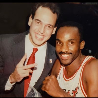 Info en Ñ del Miami HEAT. 35 años relator del HEAT /36 años con el equipo. Empleado original. Radio Mambí 710 AM y MIX 98.3FM Univisión Radio, Miami. Bilingual.