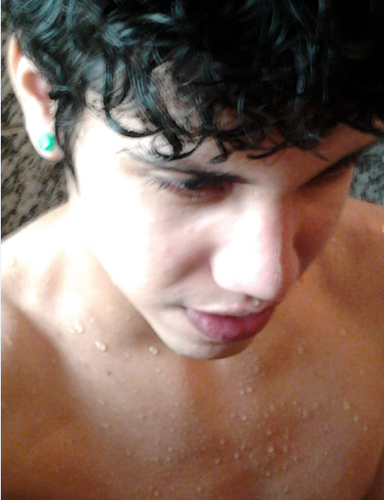 junioOr_sp's profile picture. Tenho 17anos, sou sagitariano, Perfeccionista, tenho vários sonhos e um deles é aprender tocar Piano. Uma frase: Tudo é possivel, apenas é necessário acreditar!