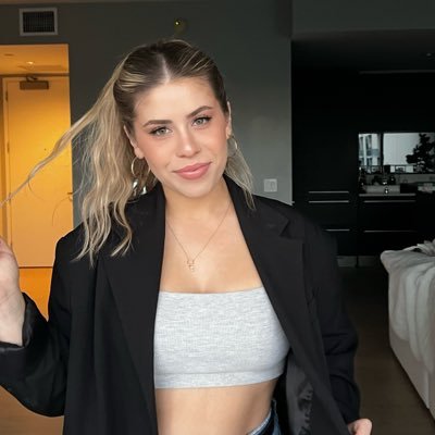 kaylasukert's profile picture. Insta: kaylasukert