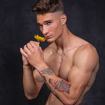 male photographer based in Krasnodar, Russia. instagram @misha_svetlov_foto @misha_svetlov_photo