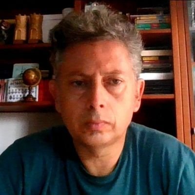Profesor de Informática (Sistemas Microinformáticos y Redes) en el IES Pablo Picasso de Málaga. Me encanta EL AJEDREZ.
