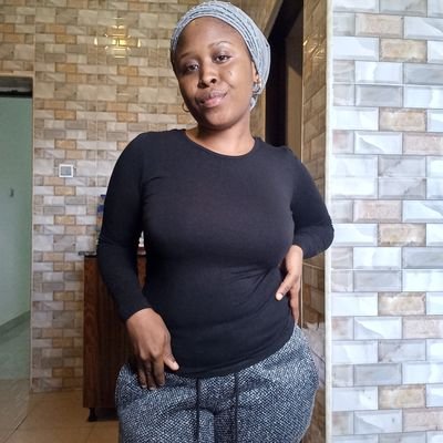 Muslim, 
Nigerian🇳🇬,
Arsenal fan🎌, 
Entrepreneurer, professional fashion designer, 
Creative 
Diplomat/ Historian/ F.ambassador, 
Don't follow 2unfollow👌