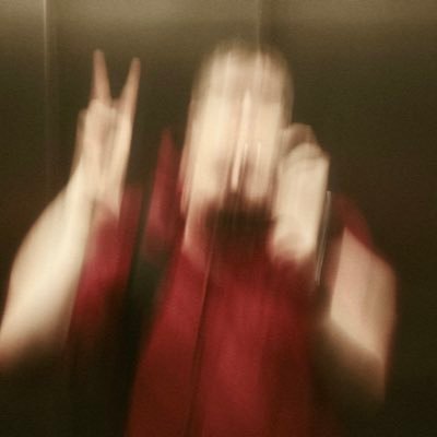 Floh_Dickbauch's profile picture. Das ist für die unsichtbaren Kids. Mars Rover Opportunity's last words were "My battery's low and it's getting dark."