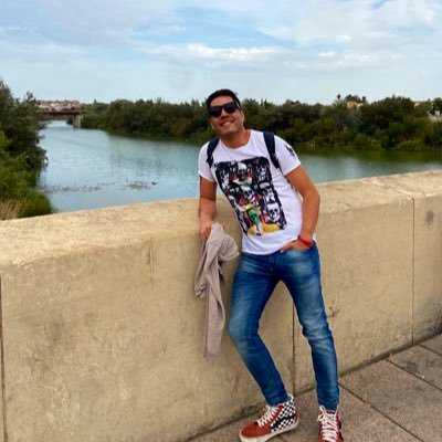 misaelandradeve's profile picture. Idealista , tratando de construir una sociedad más justa e igualitaria