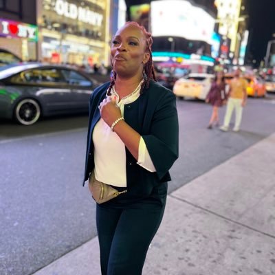 I represent buyers, sellers & investors in Real Estate. IG: @mirandanyrealtor