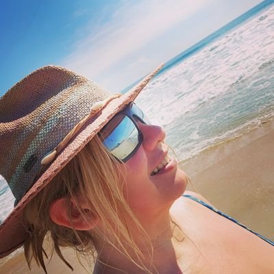 Cronista de la vida, comunicadora por convicción, defensora de los derechos humanos y soñadora por elección.