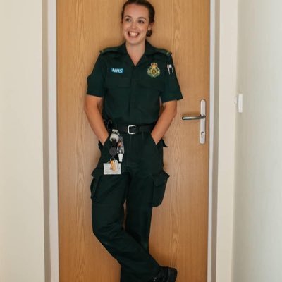 NHS Paramedic 🚑 / WMAS / Interested in pre-hospital Critical Care 💉 Dreaming of being a CCP, Interested in Pole fitness & animals 🐶 She/Her