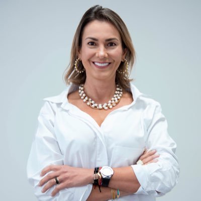 Presidenta de @ENTerritorioCo - Exviceministra del Deporte en Colombia - ExRepresentante a la Cámara 2010 - 2018. Magister en Negocios