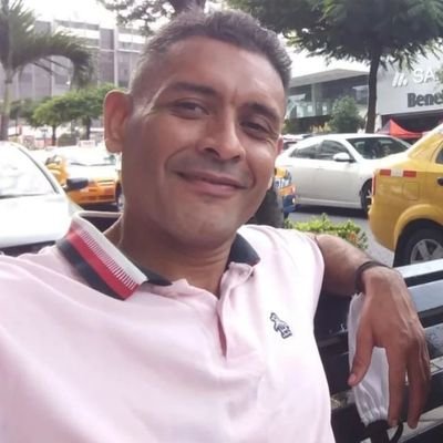 MSc en Gerencia mención Finanzas,
Lcdo en Administración mención Recursos Materiales y Financiero,
TSU en Gerencia Financiera,
Diplomado en Investigación