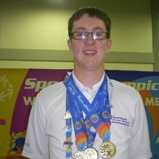 blooro190694's profile picture. 