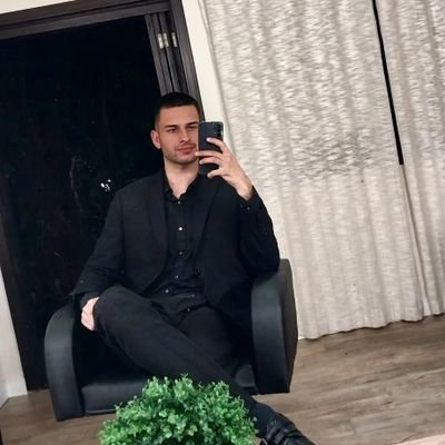 brunoplasse1's profile picture. 22 anos     Gremista🌎⚪⚫