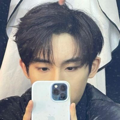 iamhzlcstr's profile picture. 199x | she/her | exo • nct • wayv