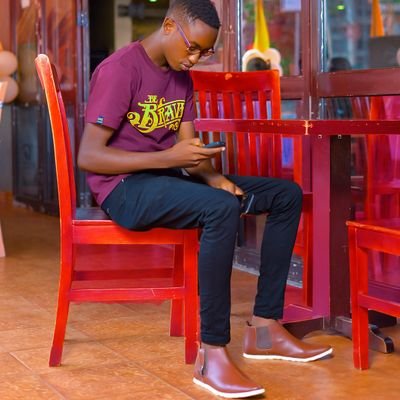 PHOTOGRAPHER, VIDEOGRAPHER&AGRAPHIC DESIGNER
Interested in touring new places with friends and working tirelessly for the good of the future and helping others.