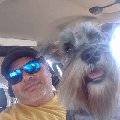 Ingeniero mecánico, amante de la familia, Sagitario, creyente de los cambios y nuevos desafios