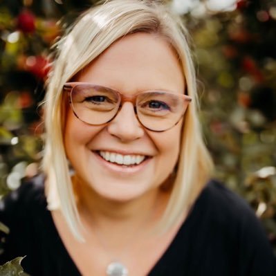 Writer. Teacher. Literacy Consultant. SCBWI member. Author of ENEMIES IN THE ORCHARD: A WW2 NOVEL IN VERSE. #middlegrade #novelinverse #teacherwriter