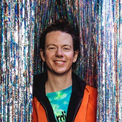 I like to play, build and bring people together. Designer, engineer & co-founder at @getconfetti 🎉 Co-organizer of @nordicjs 🎪