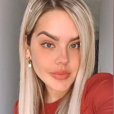 Abogada USFQ. Máster en Ciencias Jurídicas Avanzadas UPF. Guayaquileña. Hobbies: Cantar, cocinar y los deportes ❤️