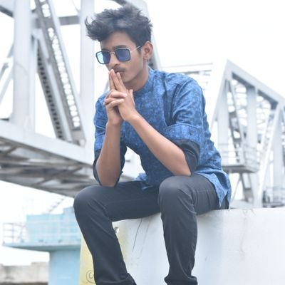 Muzammils_33's profile picture. 