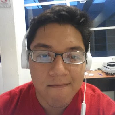 Relajado, a veces me da por exhibirme.
En una relación abierta. Solo acepto gente con fotos o contenido.