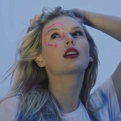 swiftie since 2012 | she/her | eras london n1 n5 n6 🫶