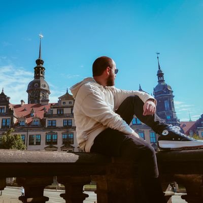 Creador de contenido multimedia y CM 📷💻
Entrenador licencia UEFA ⚽
https://t.co/j1vYX2KjXQ