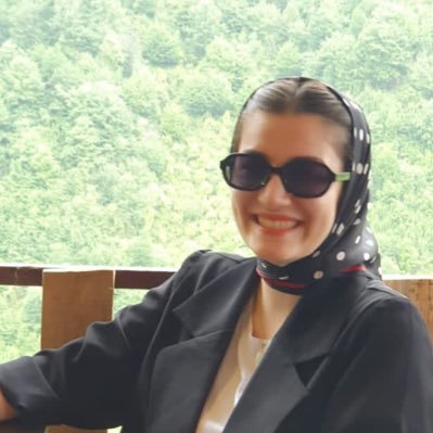 gandom_zar's profile picture. سخن از سخنان بلعیده شده...