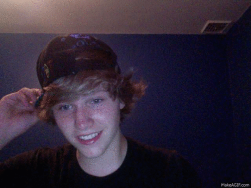 AmaderSunner's profile picture. 