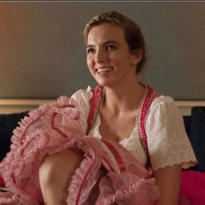 missing villanelle always // a rainbow in a world full of beige people // meet me at midnight