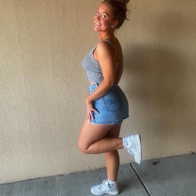 rachellez56's profile picture. usi ‘22