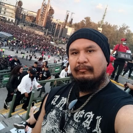 Veteran Destiny player and one of the Biggest Mexican Destiny Collector. Casual twitch streamer