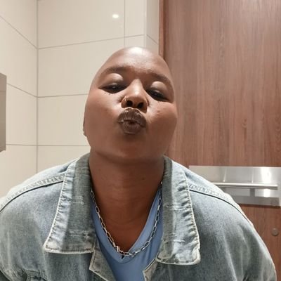 Integrated Dance Artist |
UJ Alumni | 
A Baldie |
A Queer lover |
•Sunset •Water •Music |
May we dance till the end
https://t.co/MeIottcgMk