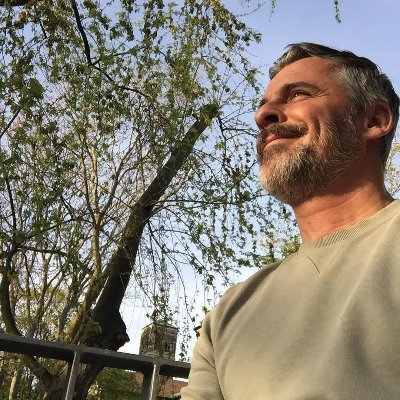 math_kh's profile picture. i'm Kari from Serbia