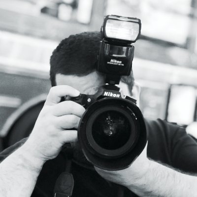 Fotógrafo profissional, desenvolvedor web, designer e empreendedor. Analista político sem plateia. Aqui falo sobre tudo. Se você me leva a sério, a culpa é sua.