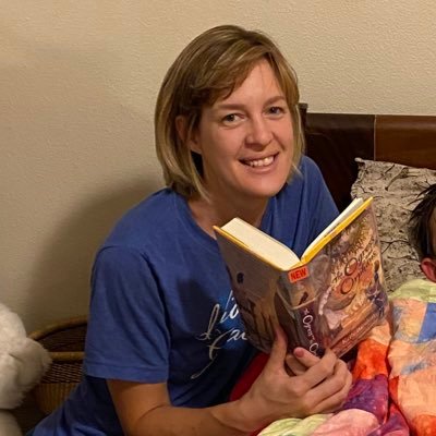 reader of sci-fi, fantasy, sometimes writer too! Feminist, tree-hugger, Black Lives Matter