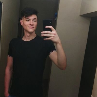 ManuBecerra's profile picture. 