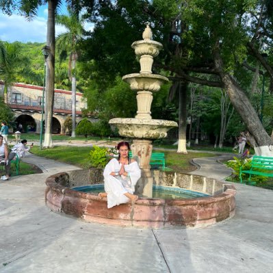 AMO mi libertad, a mi familia, muy sincera, muy mal hablada, apasionada de Nutrición, me fascina la naturaleza, agradecida con Dios por siempre, ZhinengQilover