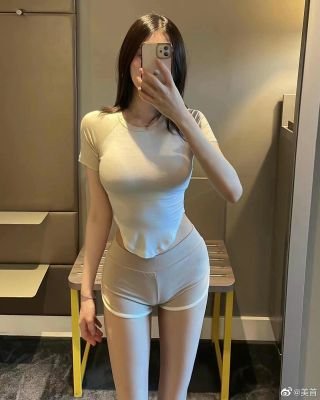 kjh61786260's profile picture. 