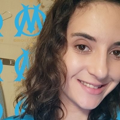 Supportrice de L'OM 
15/07/2018 : 20 ans après on est champions ⭐⭐