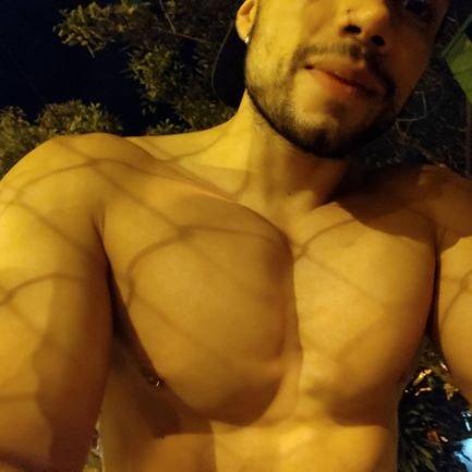 SINGLE Medellín
paisa
educado ,aseado fitness 🔥 
buenas propuestas 💲🤑💰
masajista 🇨🇴