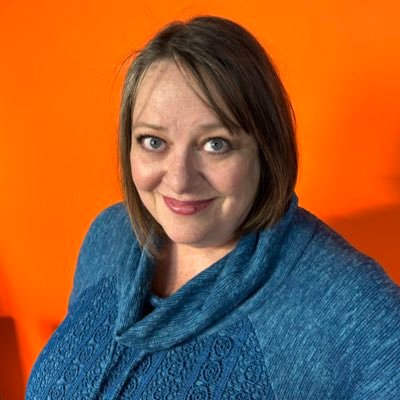 Media Producer & Social Media Maven all rolled into a School Mom/Social Justice Activist. Owner of @wholisticmedia & Host of #SocialMediaFiles