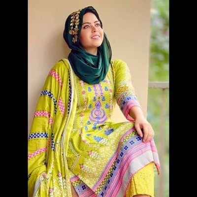 Shayari_lover_'s profile picture. MINE BIO IS USELESS 😂