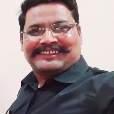 जाति
तो चेहरे की होती है .!
धड़ की कोई जात नहीं होती ।