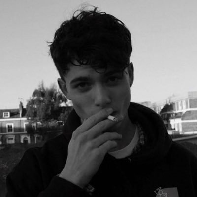 salaalrsas15's profile picture. وما الحياة سوى فراشة تبحث عن ظلها داخل وردة،،