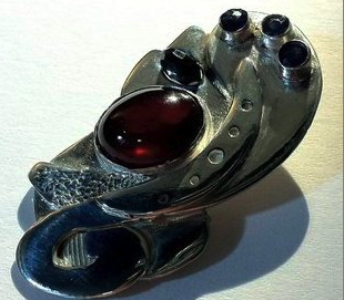 Handcrafted Jewelry Designer. Music Inspired. Dog Loving. Vermonter at heart, but currently located in the amazing city of Philadelphia.