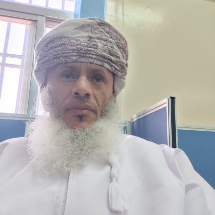 (لاتكن كالجمل تخضع فيصعد عليك الآخرون )