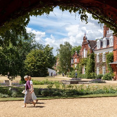 Celebrating, connecting and sharing the past, present and future of Newnham Roll alumnae. Managed by the Roll & Development Office, Newnham College.